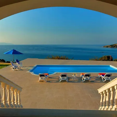 Anna Rebecca Villa *